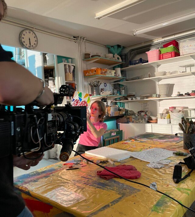 Vitrail inspiré de la mosaïque pour tournage de la série <a href="https://www.youtube.com/watch?v=kMg6SoORbp8">"Histoires de Sanofiens,"</a> 2024. Ruban de cuivre, verre et étain, 29,7 x 42 cm.